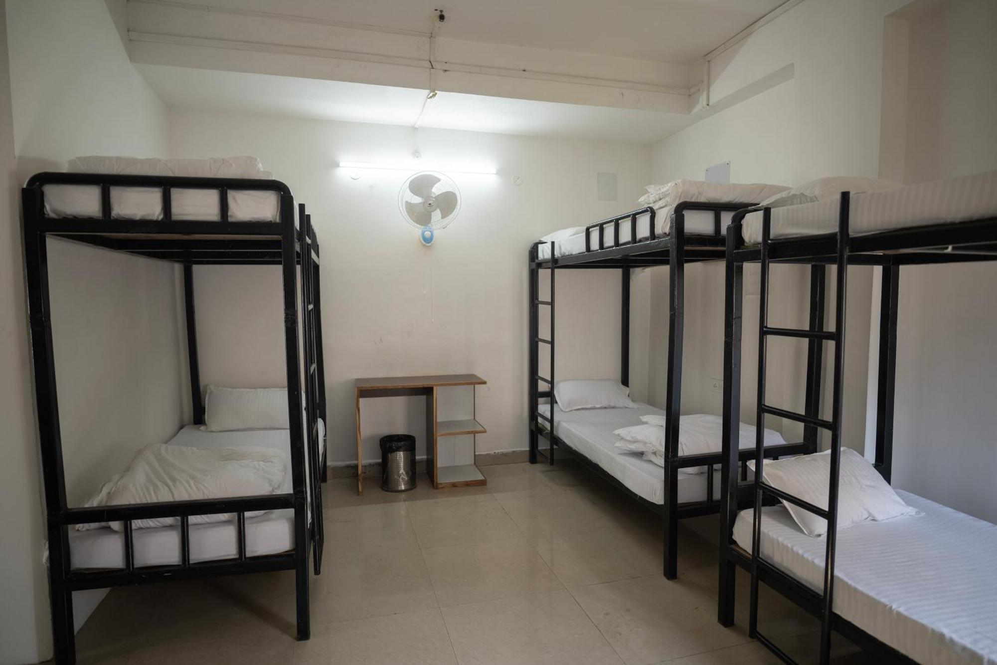 Travelers Hostel Guwahati Exterior foto